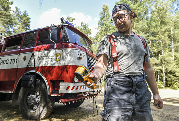 Správa národního parku shání dobrovolné hasiče, k dohašení chybí 80 hektarů