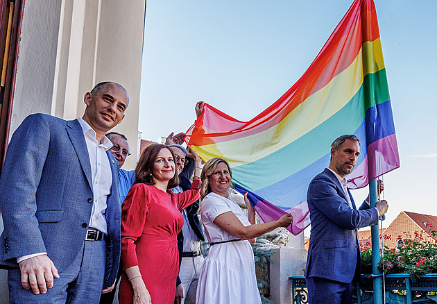 Stále nežijeme v plně respektující společnosti, říká šéf Prague Pride