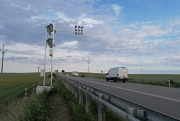 Kamery u Slavkova u Brna už nachytaly více než 15 tisíc řidičů, kteří jeli...