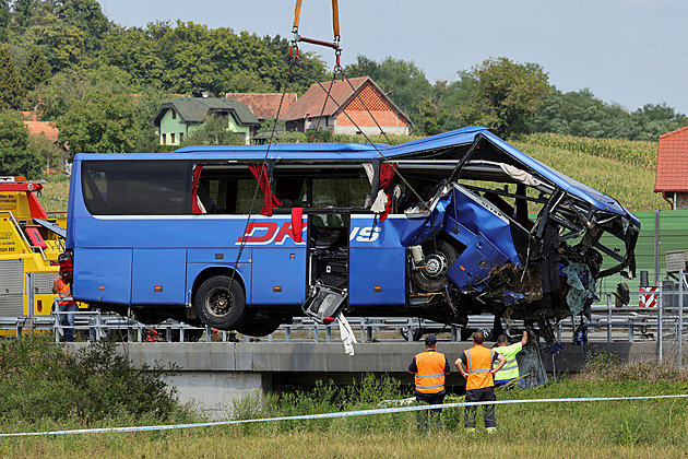 U Záhřebu havaroval polský autobus s poutníky. Zemřelo dvanáct lidí