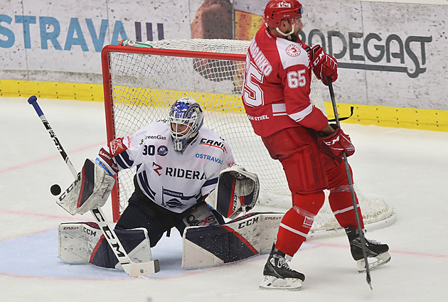 ONLINE: Hokejová příprava pokračuje, v akci Sparta, Třinec i Kometa