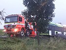 Ti jednotky hasi vyproovaly elektroautobus z pkopu na Frdecko-Mstecku....