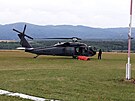 Jeden z vrtulník na letiti v ústeckém Úín.