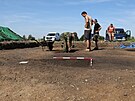 Archeologov odkrvaj a prozkoumvaj mezi obcemi Rainves, Strakov a...