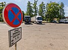 Kamiony u hradeck Flony u od srpna nezaparkuj. (28. 7. 2022)