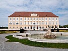 Zámek Schloss Hof nedaleko slovenských hranic