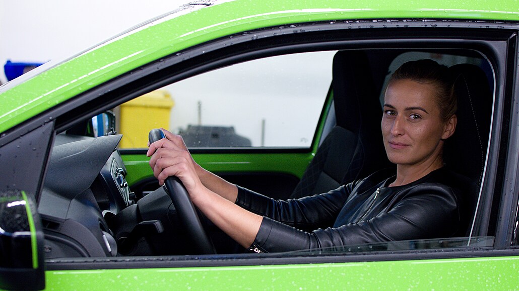 Adéla Krumlovská, servisní poradkyn� v Autosalonu Kloko�ka