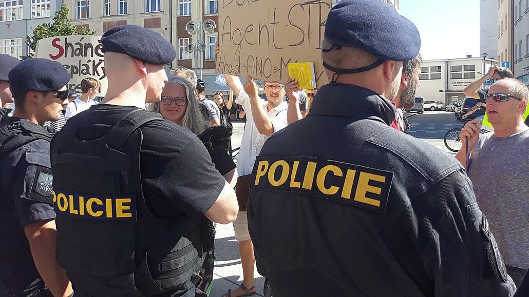 Policisté dohlížejí na mítinku poslance Andreje Babiše (ANO), 4. srpna 2022 v...