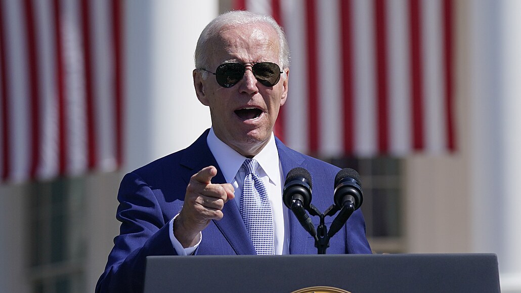 Americký prezident Joe Biden hovoří u Bílého domu. (9. srpna 2022)