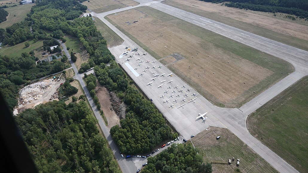 Letiště v Líních u Plzně, kde by podle některých úvah mohla vzniknout továrna...