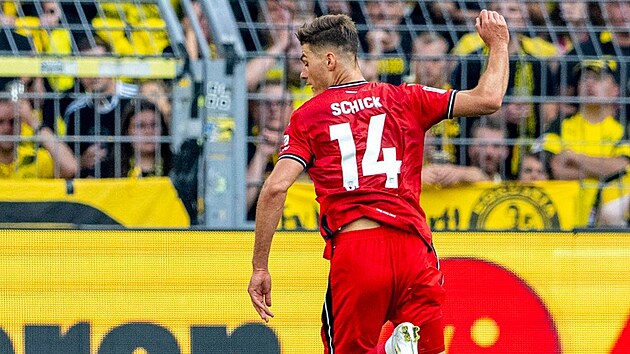 Patrik Schick nastoupil v zkladn sestav Bayeru Leverkusen proti Borussii Dortmund.