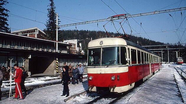 Elektrická jednotka řady EMU 89.0, respektive řady 420.95 (podle značení platného od roku 1988). Tatranské elektrické železnice (TEŽ), rok 1993
