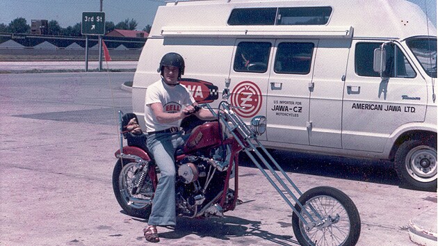Jaroslav Falta na chopperu Harley-Davidson pi svm pobytu v Americe.