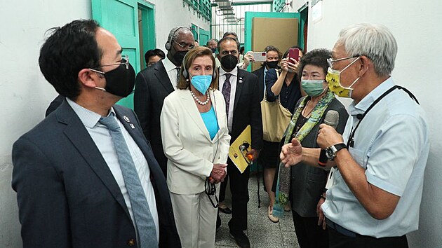 Nancy Pelosiová na návštěvě muzea lidských práv na Tchaj-wanu. (3. července 2022)