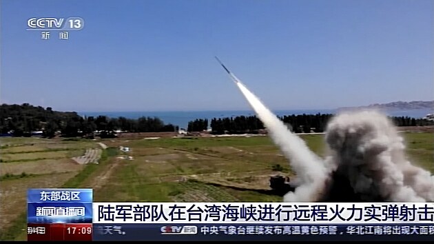 Snímky čínských raket z čínské státní televize CCTV (4. srpna 2022)
