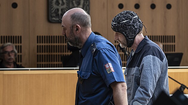 Soud zamtl dost Romana Janouka o podmnnm proputn. (2. srpna 2022)