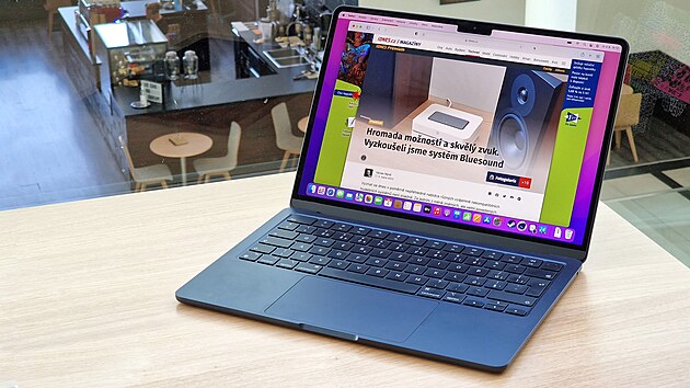 Nový MacBook Air s procesorem Apple Silicon M2