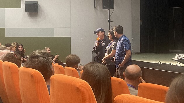 Tureck reisr Semih Kaplanoğlu diskutoval po filmu Med s divky.