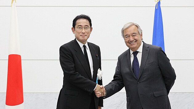 Japonsko si pipomn 77. vro svren atomov bomby na Hiroimu. Na snmku generln tajemnk OSN Antnio Guterres a japonsk premir Fumio Kiida. (6. srpna 2022)