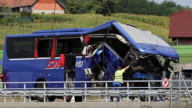 Nehoda polského autobusu v Chorvatsku na dálnici A4 několik desítek kilometrů od Záhřebu. (6. srpna 2022)