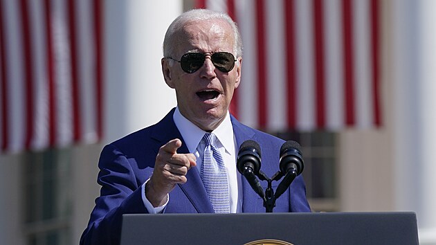 Americký prezident Joe Biden hovoí u Bílého domu. (9. srpna 2022)