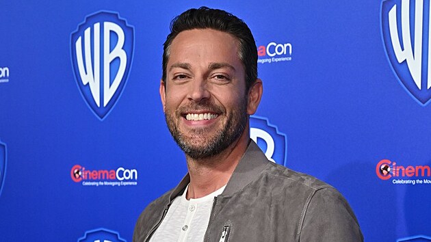 Zachary Levi (Las Vegas, duben 2022)