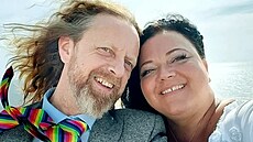 Sikje Harrová se svým partnerem