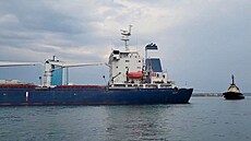 Z Oděsy vyplula první loď s ukrajinským obilím v rámci dohody, kterou 22....