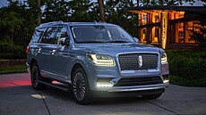 Lincoln Navigator �. 4 dostal platformu Ford T3 a zejména díky karoserii z...