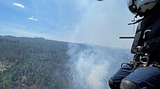 Výhled z jednoho z vrtulníků při hašení Národního parku České Švýcarsko.