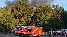 V berlínském lese vypukl po výbuchu lesní poár. (4. srpna 2022)