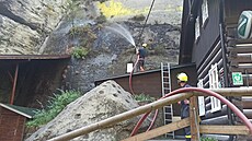 V horním p�ístavi�ti Edmundovy sout�sky z�stala stát historicky hodnotná...