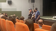 Turecký reisér Semih Kaplano&#287;lu diskutoval po filmu Med s diváky.