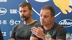 Jiří Marušák (vlevo) a Tomáš Valášek na tiskové konferenci hokejového Zlína