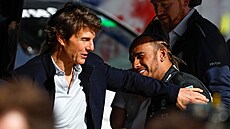 Tom Cruise a Lewis Hamilton společně na okruhu Silverstone