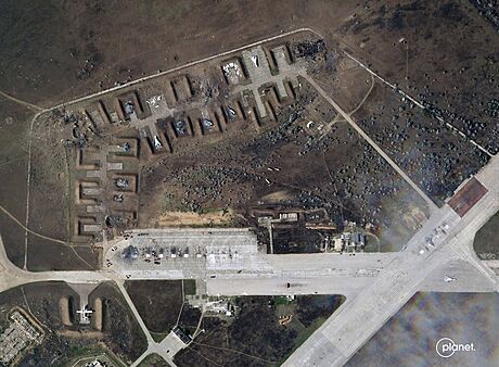 Satelitní snímek poskytnutý spoleností Planet Labs PBC ukazuje zniená ruská...