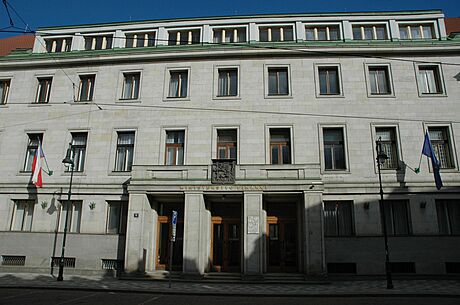 Komplex budov ministerstva financí u praského Malostranského námstí.