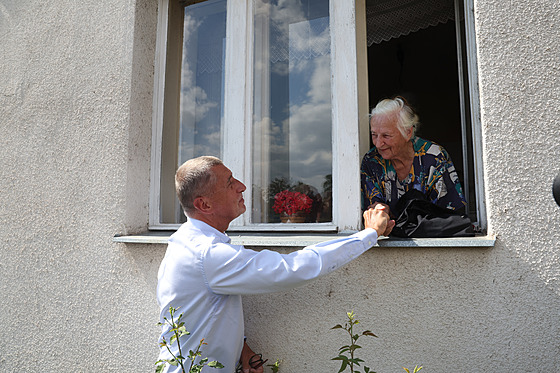 Pedseda hnutí ANO Andrej Babi na setkání s lidmi ve Stedoeském a Ústeckém...