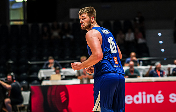 Český basketbalista Martin Peterka má radost ze své střelecké formy.