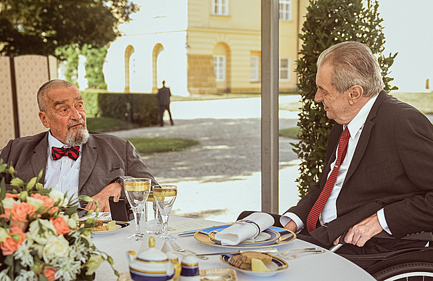 Schwarzenberg: Musíme jednat i s ruskými vládci. Co získá Ukrajina zpět, se rozhodne na bojišti už letos