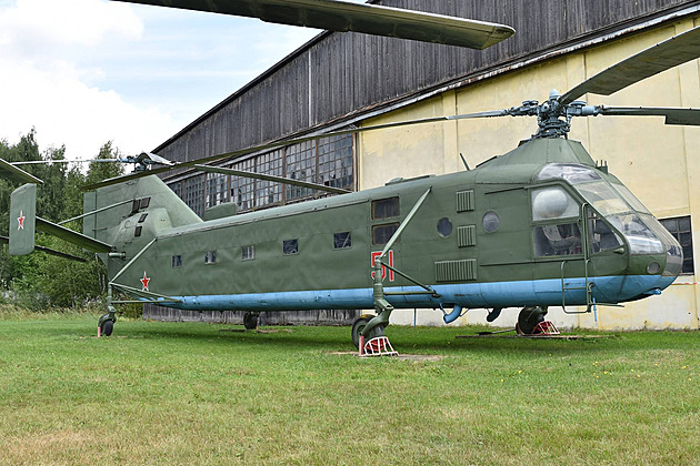 Typů vrtulníků s tandemovými rotory vznikla řada, ale v SSSR jen jeden