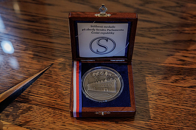 Vystrčil předá Stříbrné medaile, naposledy tak ocenil tenistku Navrátilovou