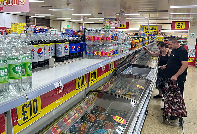 Supermarket spouští nákup potravin na splátky. Je to riziko, varují odpůrci