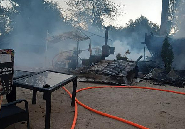 Policie nezjistila, co způsobilo požár Slunečních lázní. Případ odložila