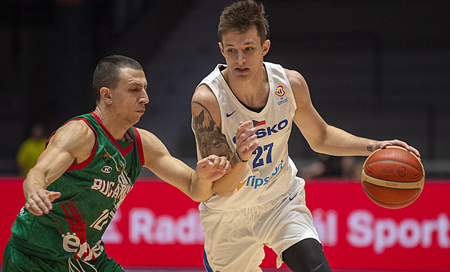 Basketbalisté zahájili turnaj v Pardubicích pohodovou výhrou nad Bulhary