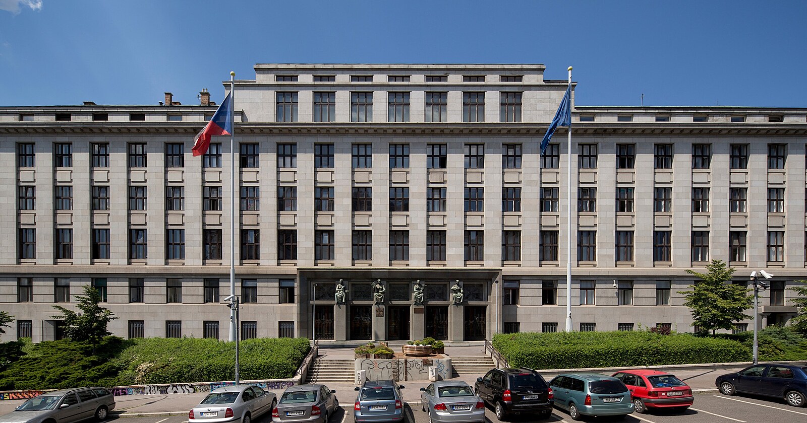 NKÚ kritizuje podporu zemědělského výzkumu. Ministerstvo nesleduje jeho přínosy