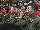 Severokorejtí poslanci pláou pi projevu sestry Kim ong-una