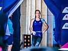 eská lezkyn Elika Adamovská ve finále boulderingu na multisportovním...