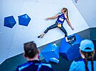 eská lezkyn Elika Adamovská ve finále boulderingu na multisportovním...