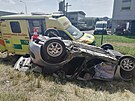 Pi dopravní nehod u Zubí se srazilo osobní auto se sanitkou. (srpen 2022)